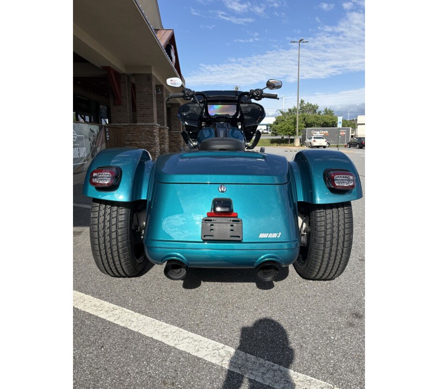 2026 Road Glide 3 Teal Thunder