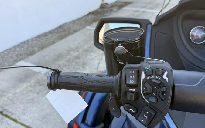 2016 Can-Am® RD SPYDER RT S 1330 ACE SE6 OB 16