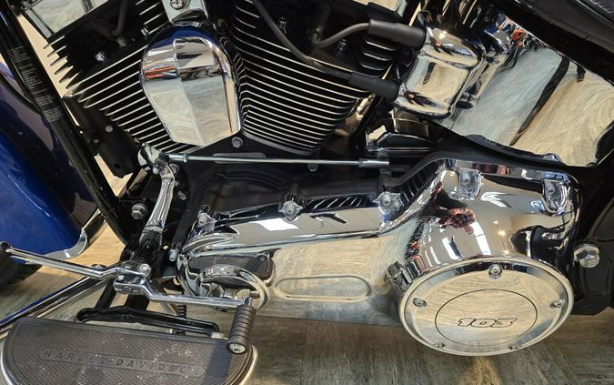 2017 Harley-Davidson® Heritage Softail® Classic Bonneville Blue/Fathom Blue FLSTC