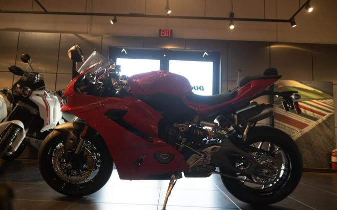 2026 Ducati PANIGALE V2