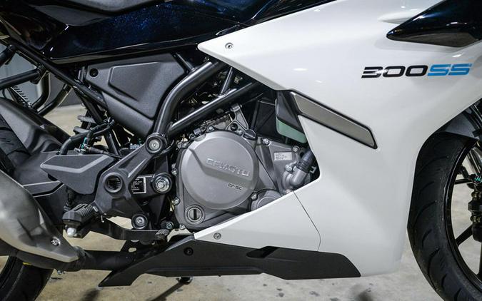 2025 CFMOTO 300SS