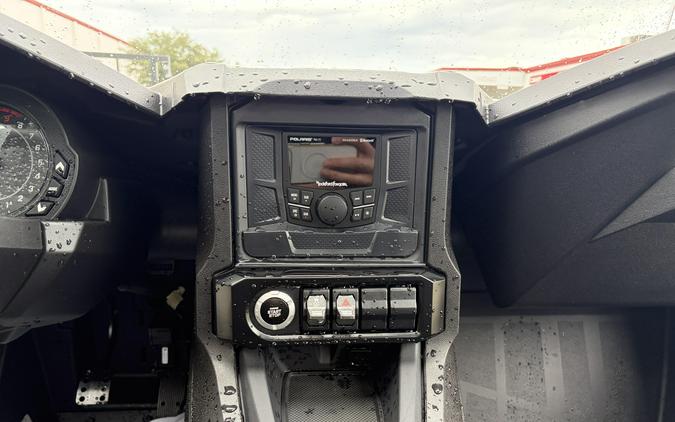 2026 Slingshot S AUTODRIVE