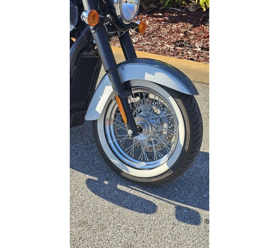 2024 Kawasaki Vulcan 900 Classic