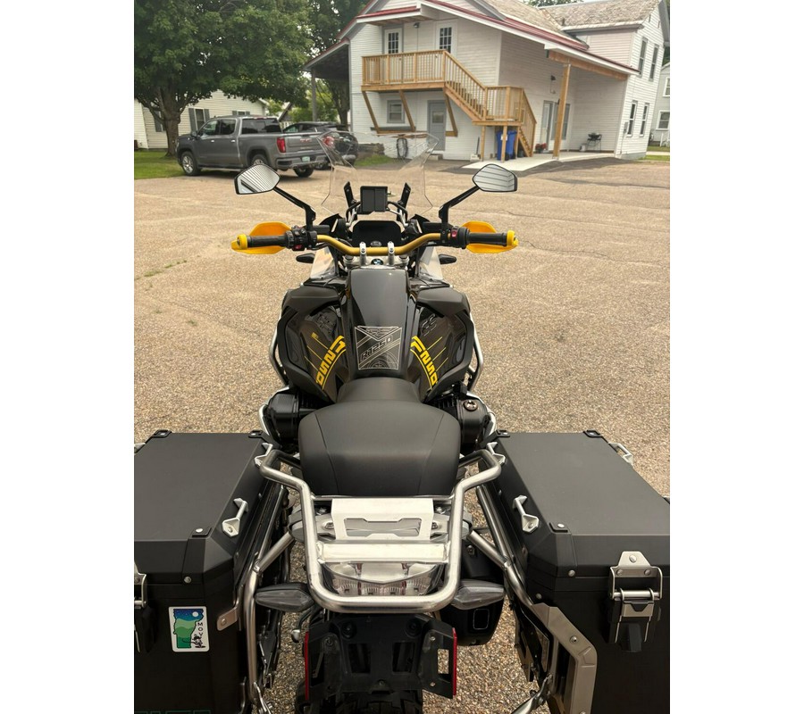 2021 BMW Motorrad BMW R 1250 GS Adventure 40th Anniversary Black and Yellow