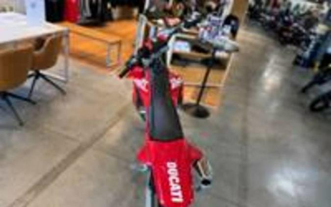 2026 DUCATI D: Desmo MX 450