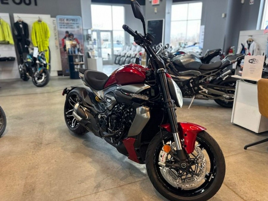 2026 Ducati D: X Diavel V4