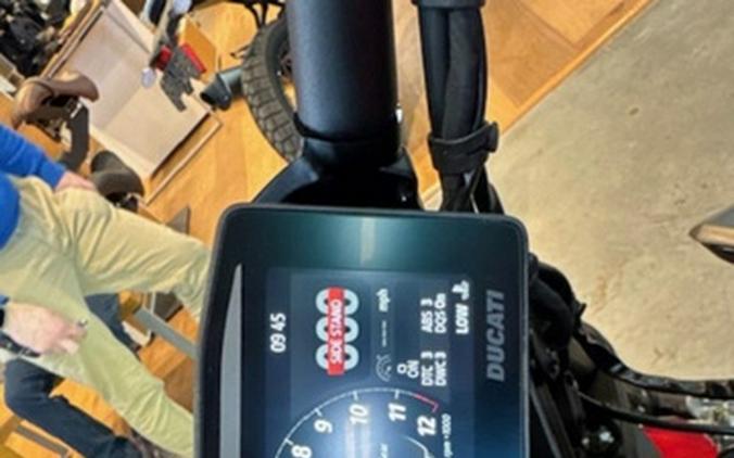 2026 Ducati D: X Diavel V4