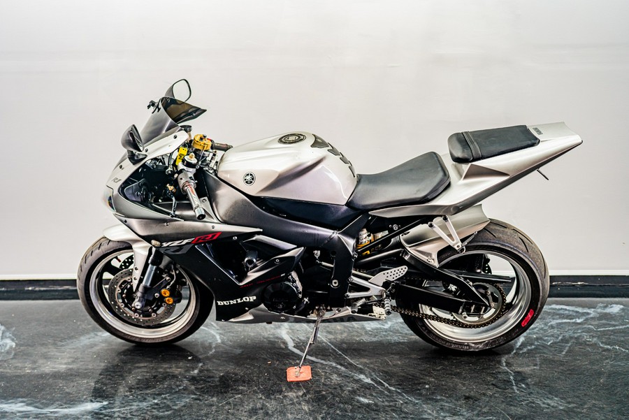 2002 Yamaha Motor Corp., USA YZF-R1