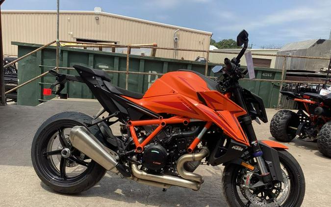 New 2024 KTM 1390 SUPER DUKE R EVO ORANGE