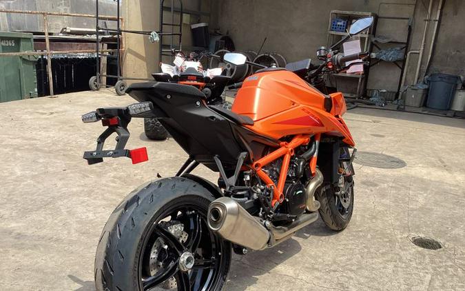 New 2024 KTM 1390 SUPER DUKE R EVO ORANGE