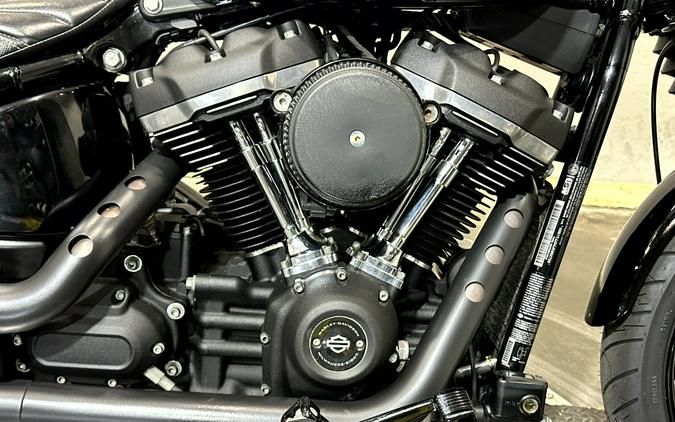 2018 Harley-Davidson® Street Bob® Vivid Black