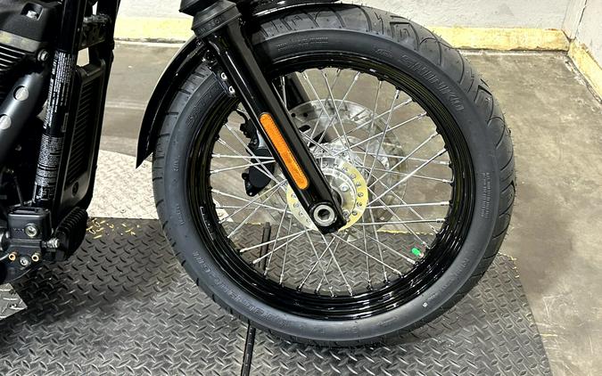 2018 Harley-Davidson® Street Bob® Vivid Black