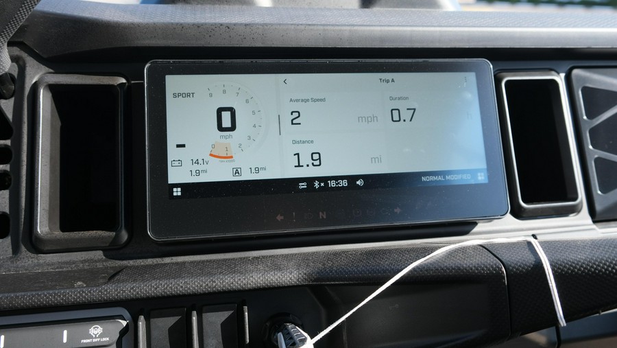 2026 CAN-AM DEFENDER MAX XT HD11 WITH 1025 INCH TOUCHSCREEN