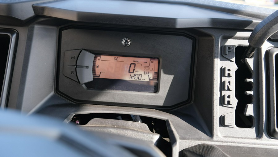 2026 CAN-AM DEFENDER MAX XT HD11 WITH 1025 INCH TOUCHSCREEN