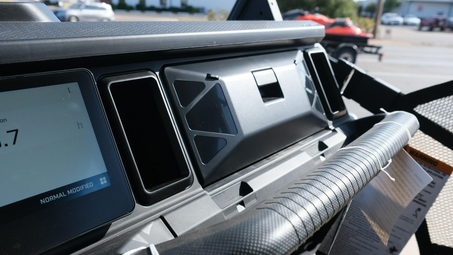 2026 CAN-AM DEFENDER MAX XT HD11 WITH 1025 INCH TOUCHSCREEN