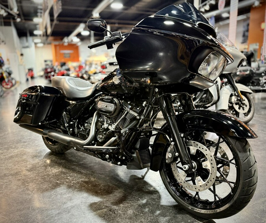 2021 Harley-Davidson® Road Glide® Special Vivid Black - Black Finish