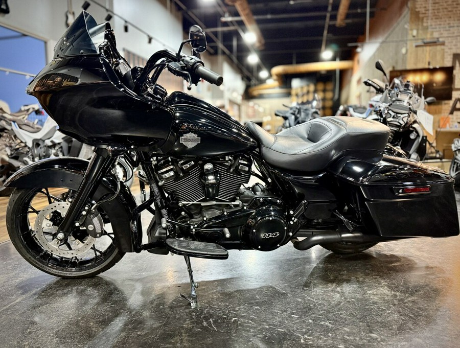 2021 Harley-Davidson® Road Glide® Special Vivid Black - Black Finish