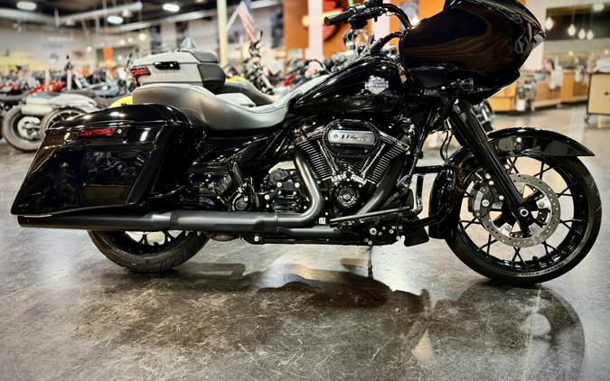 2021 Harley-Davidson® Road Glide® Special Vivid Black - Black Finish