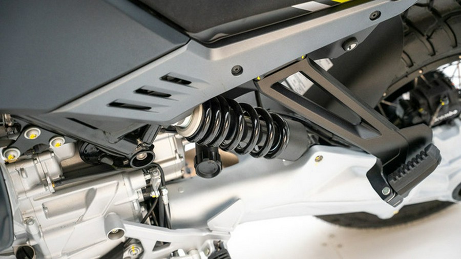 2024 Moto Guzzi Stelvio