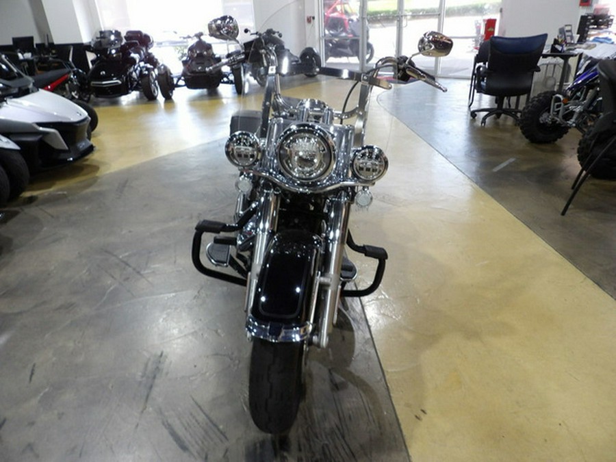 2022 Harley-Davidson Softail FLHCS - Heritage Classic 114