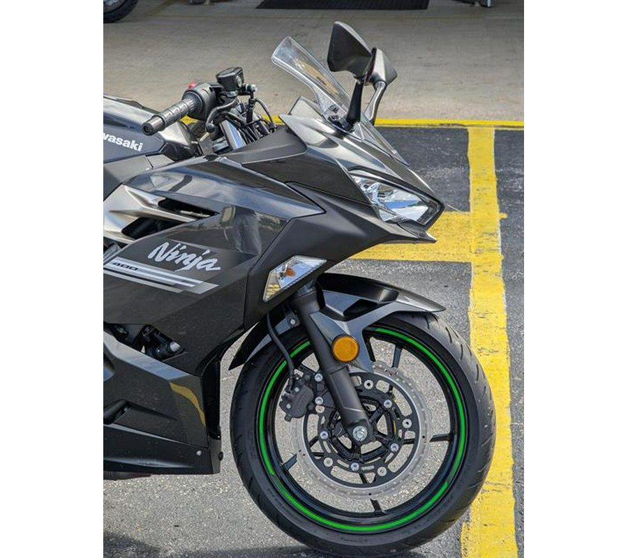 2022 Kawasaki Ninja 400