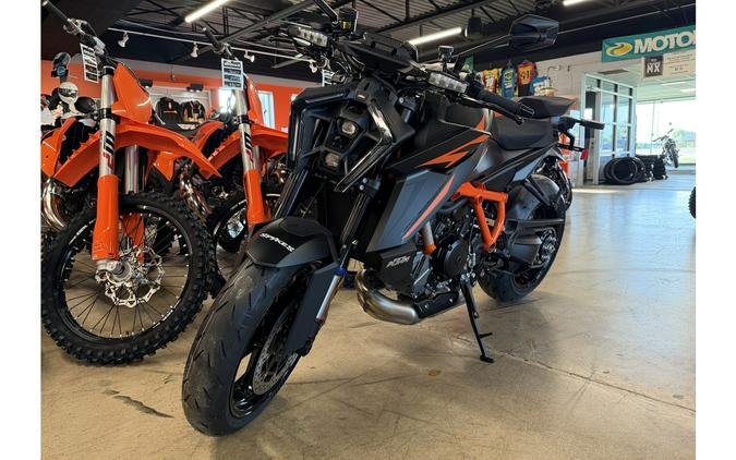 2026 1390 SuperDuke R Evo - KTM