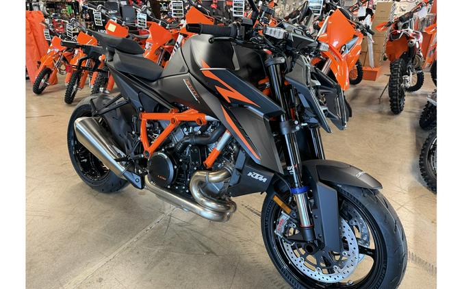 2026 1390 SuperDuke R Evo - KTM