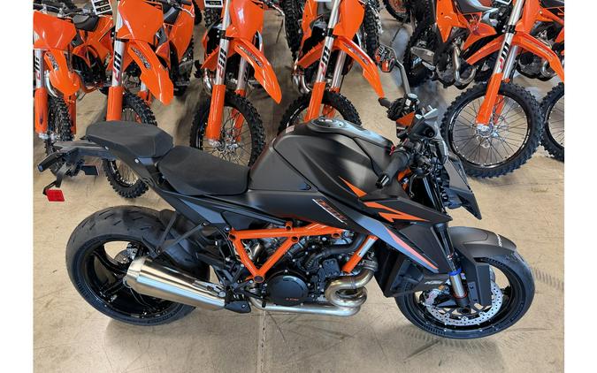 2026 1390 SuperDuke R Evo - KTM