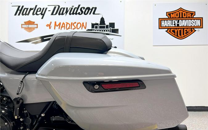 2024 Harley-Davidson Road Glide FLTRX Atlas Silver Metallic