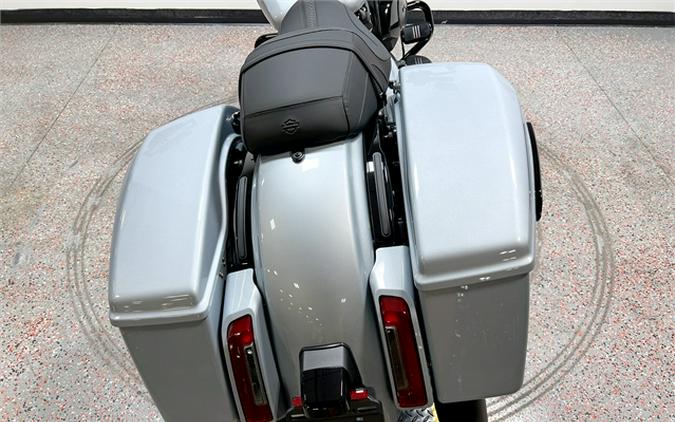 2024 Harley-Davidson Road Glide FLTRX Atlas Silver Metallic