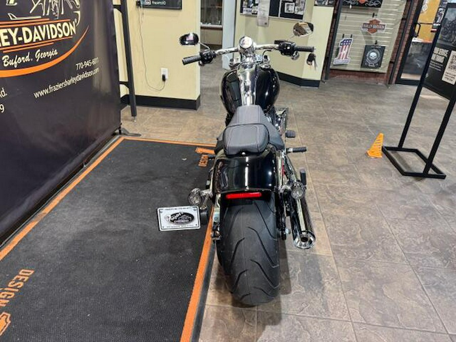 2026 Harley-Davidson® Breakout® VIVID BLACK