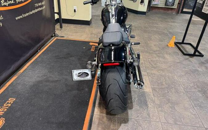2026 Harley-Davidson® Breakout® VIVID BLACK