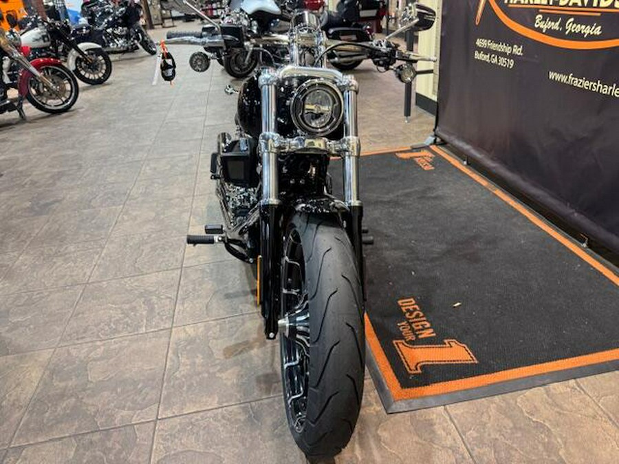 2026 Harley-Davidson® Breakout® VIVID BLACK