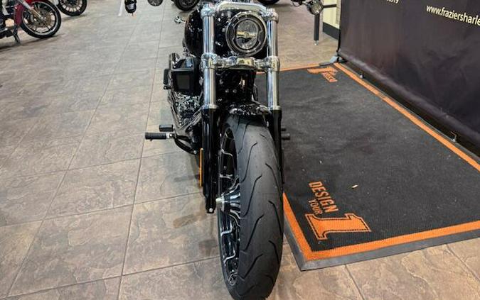 2026 Harley-Davidson® Breakout® VIVID BLACK