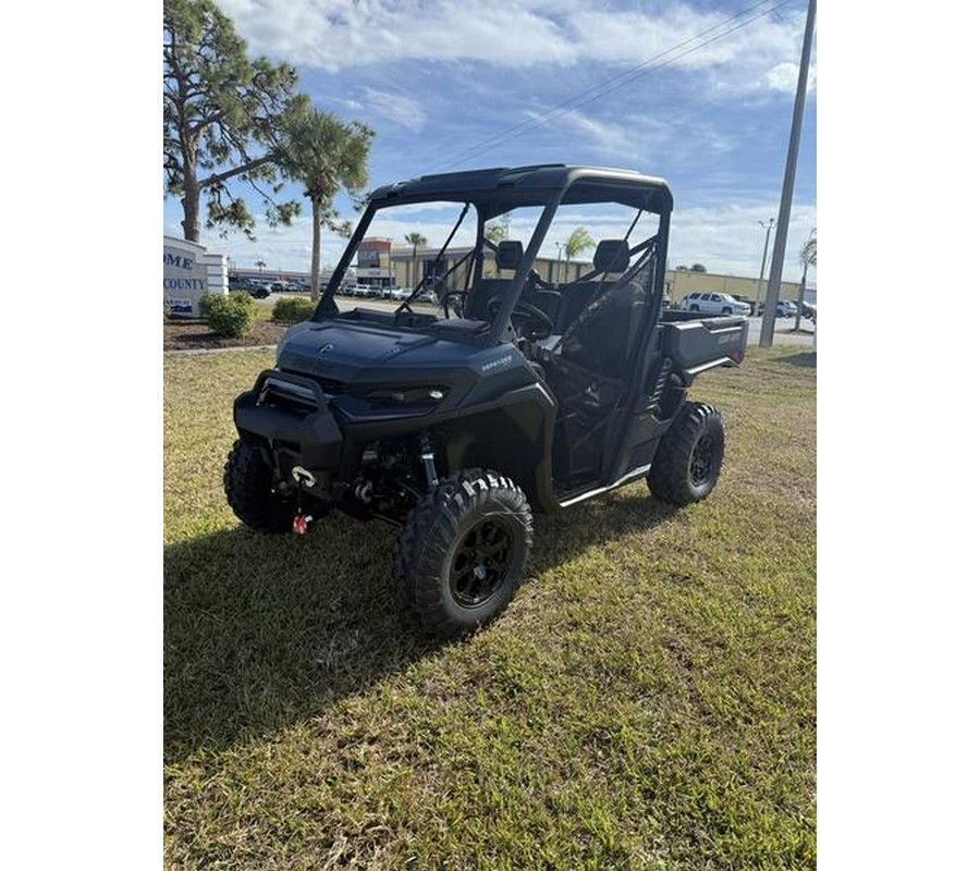 2026 Can-Am® Defender XT HD11 With 10.25 in.display