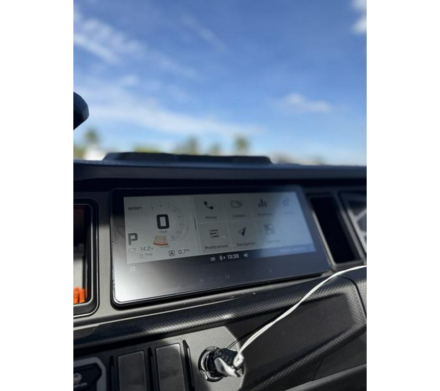 2026 Can-Am® Defender XT HD11 With 10.25 in.display