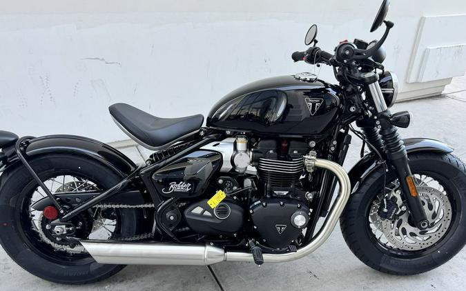 2026 Triumph Bonneville Bobber Jet black