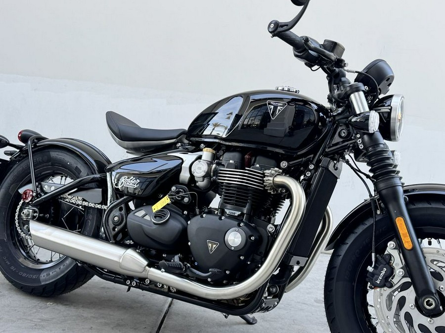 2026 Triumph Bonneville Bobber Jet black