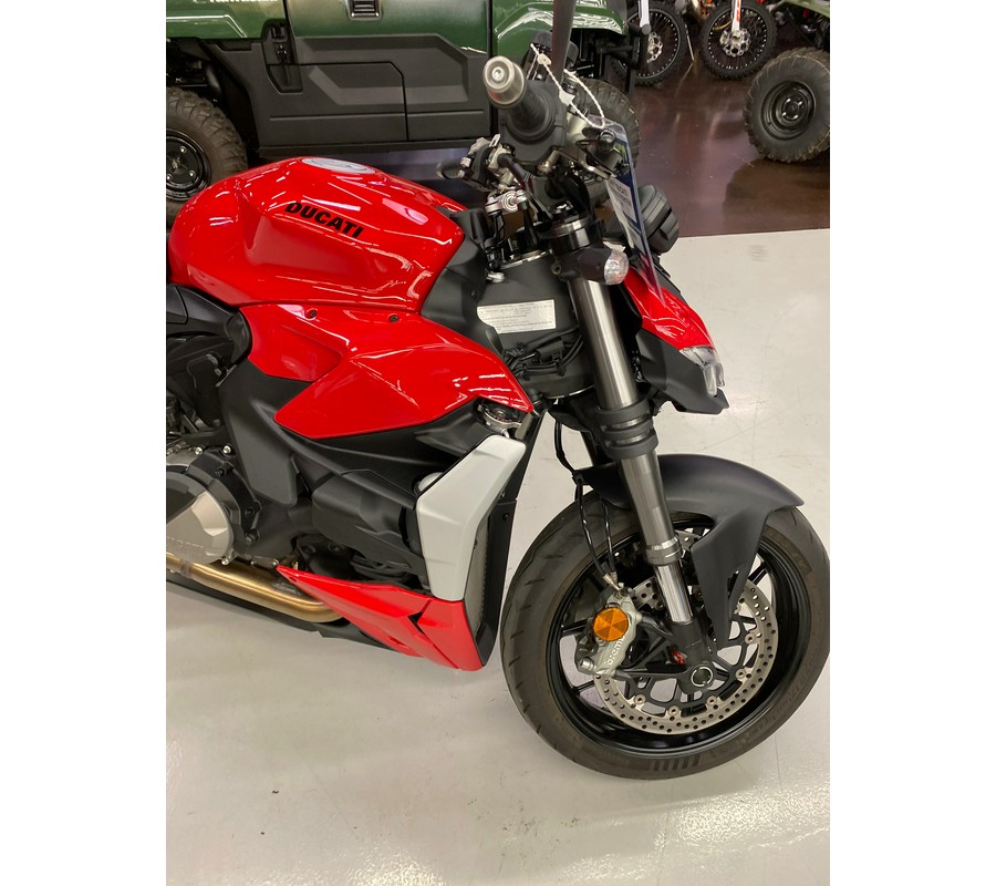 2022 Ducati STREETFIGHTER V2