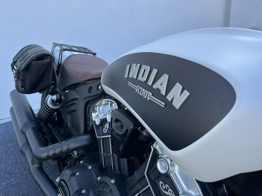 2019 Indian Motorcycle® Scout® Bobber ABS White Smoke