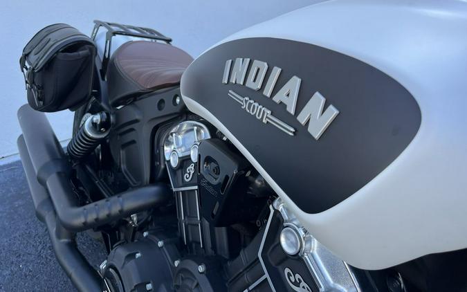 2019 Indian Motorcycle® Scout® Bobber ABS White Smoke