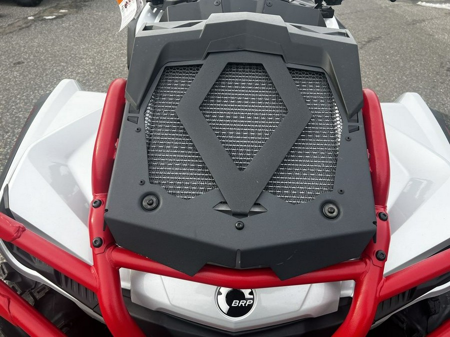 2024 Can-Am® Outlander X mr 1000R Hyper Silver & Legion Red