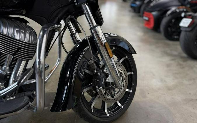 2017 Indian Motorcycle® Chieftain® Limited Thunder Black