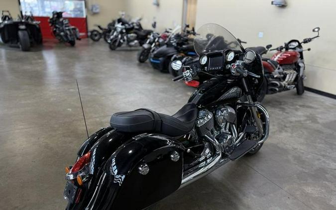 2017 Indian Motorcycle® Chieftain® Limited Thunder Black