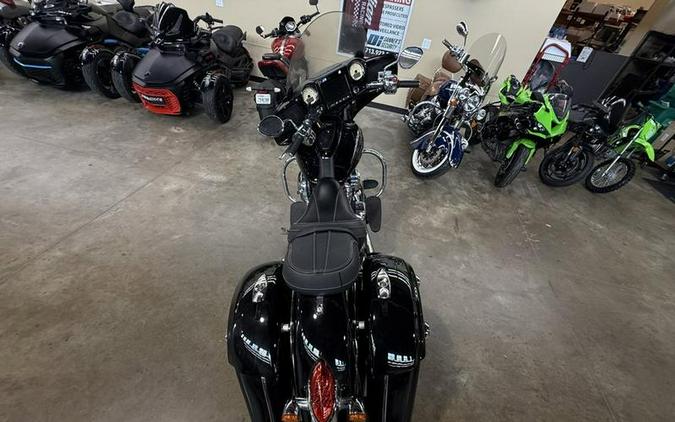 2017 Indian Motorcycle® Chieftain® Limited Thunder Black
