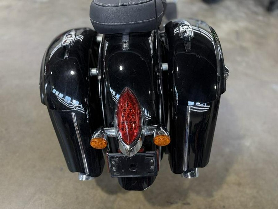 2017 Indian Motorcycle® Chieftain® Limited Thunder Black