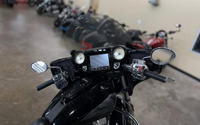 2017 Indian Motorcycle® Chieftain® Limited Thunder Black