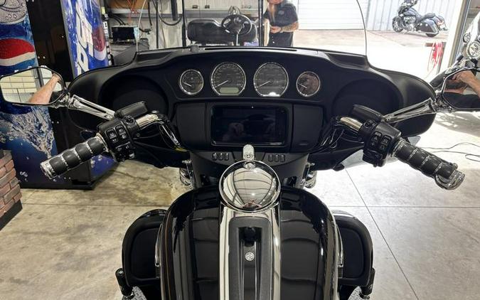 2019 Harley-Davidson® FLHTCUTG - Tri Glide® Ultra