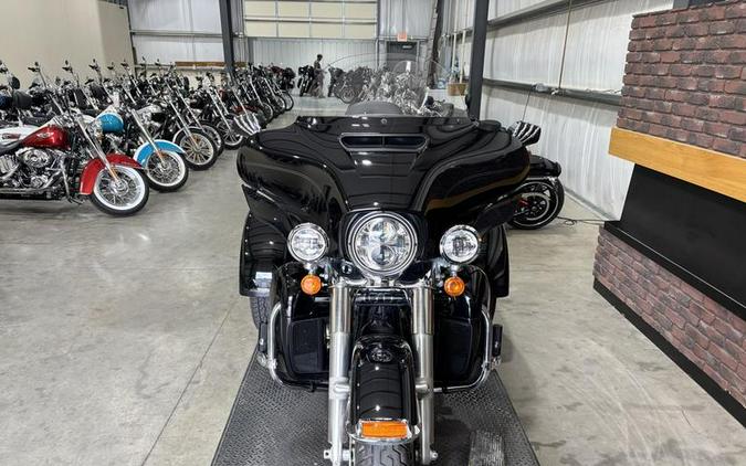 2019 Harley-Davidson® FLHTCUTG - Tri Glide® Ultra