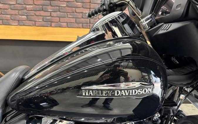 2019 Harley-Davidson® FLHTCUTG - Tri Glide® Ultra